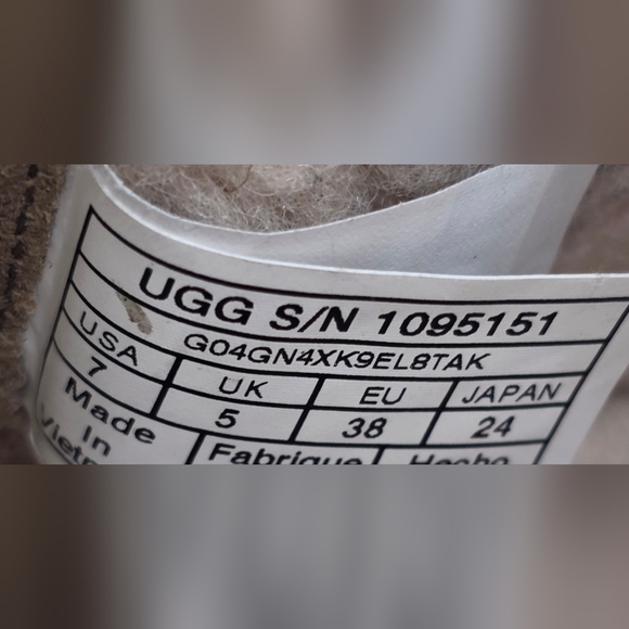 UGG Women's Benson 1095151 Distressed Ankle Boots Buckle Zip Size 7/EUR 38 /UK 5 - Picture 12 of 14